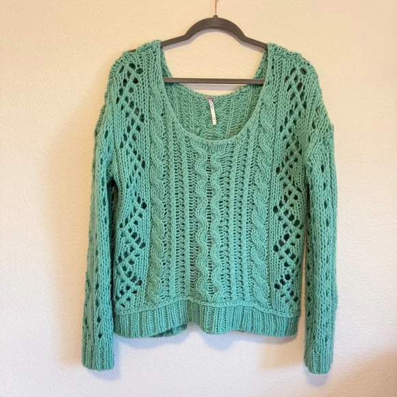 Free People Fluff cableknit chunky pullover sweater, scoop neck, green sz M - Picture 6 of 13